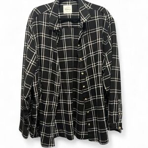Jachs Girlfriend Black and White Button-Up Shirt